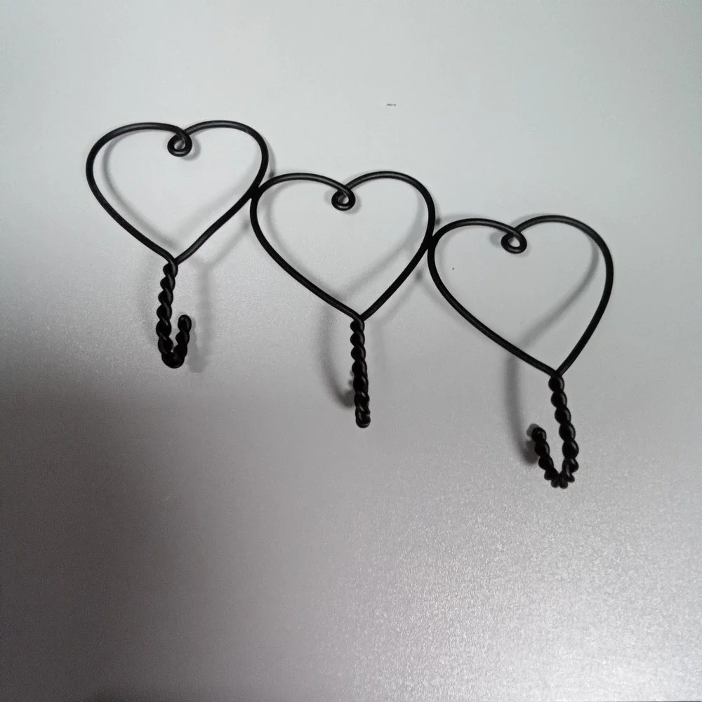 Black Twisted Wire 3 Heart‎ Wall Hook Rack Minimalist Jewelry Key Holder 8.25in
